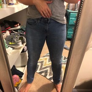 Euc Gap girlfriend cut crop jeans